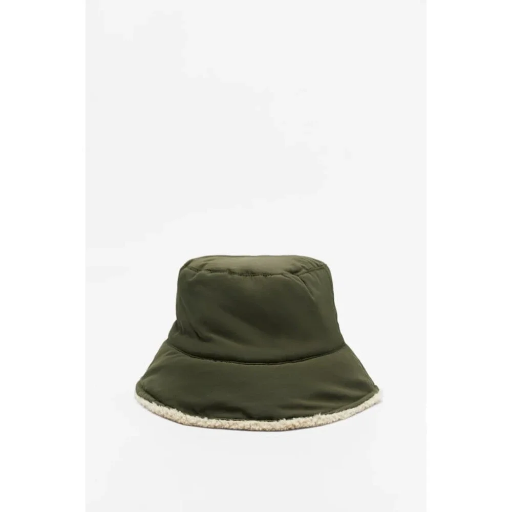 Green Zara Sherpa Fleece Reversible Bucket Hat (NWT)